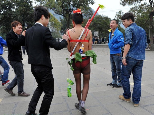 �����������ɱ�����˿��ͺ����¿��ν�(��ͼ)